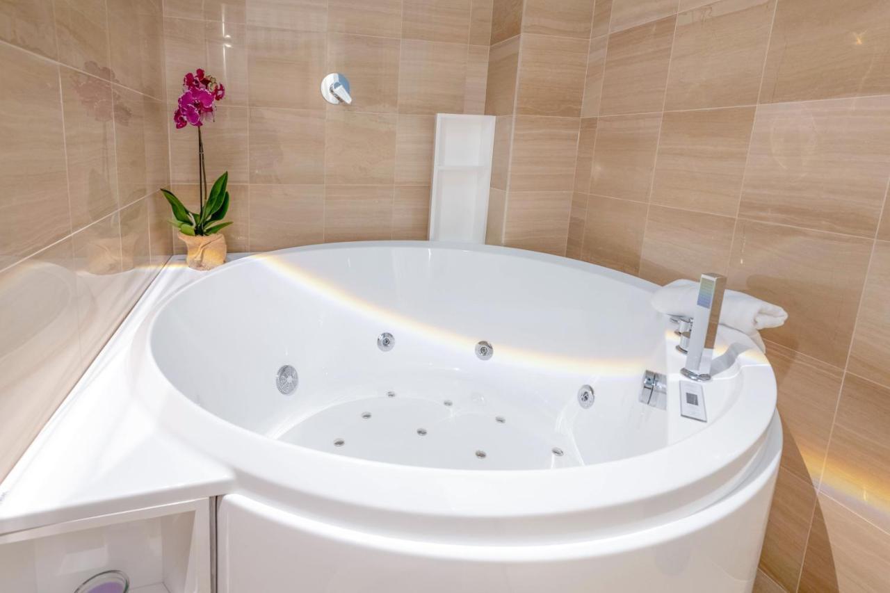 City Gate - Luxury Suites Bari Kültér fotó